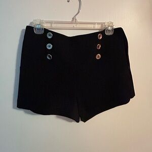 Black shorts with buttons on front - Forever 21